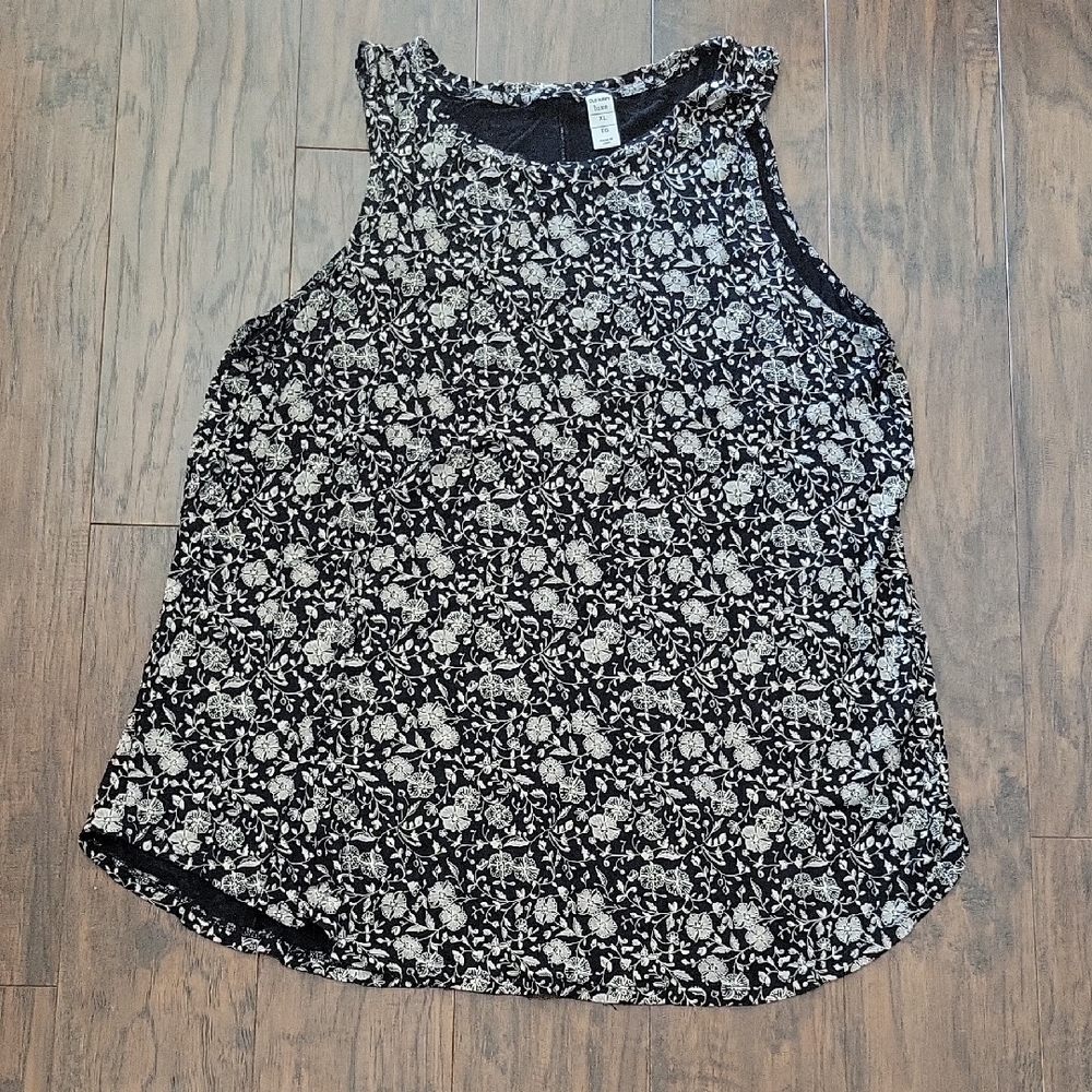 Old Navy Black and White Floral Sleeveless Tank